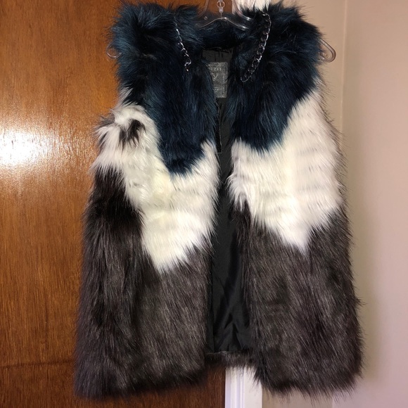 Guess Lena Vest - Picture 3 of 5